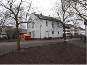 Die SPD wünscht sich an Stelle des alten Hausmeisterhäuschens eine Kombination aus Kita und Bürgerhaus.